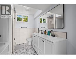 2340 Thacker Drive, West Kelowna, BC V1Z1V8 Photo 35