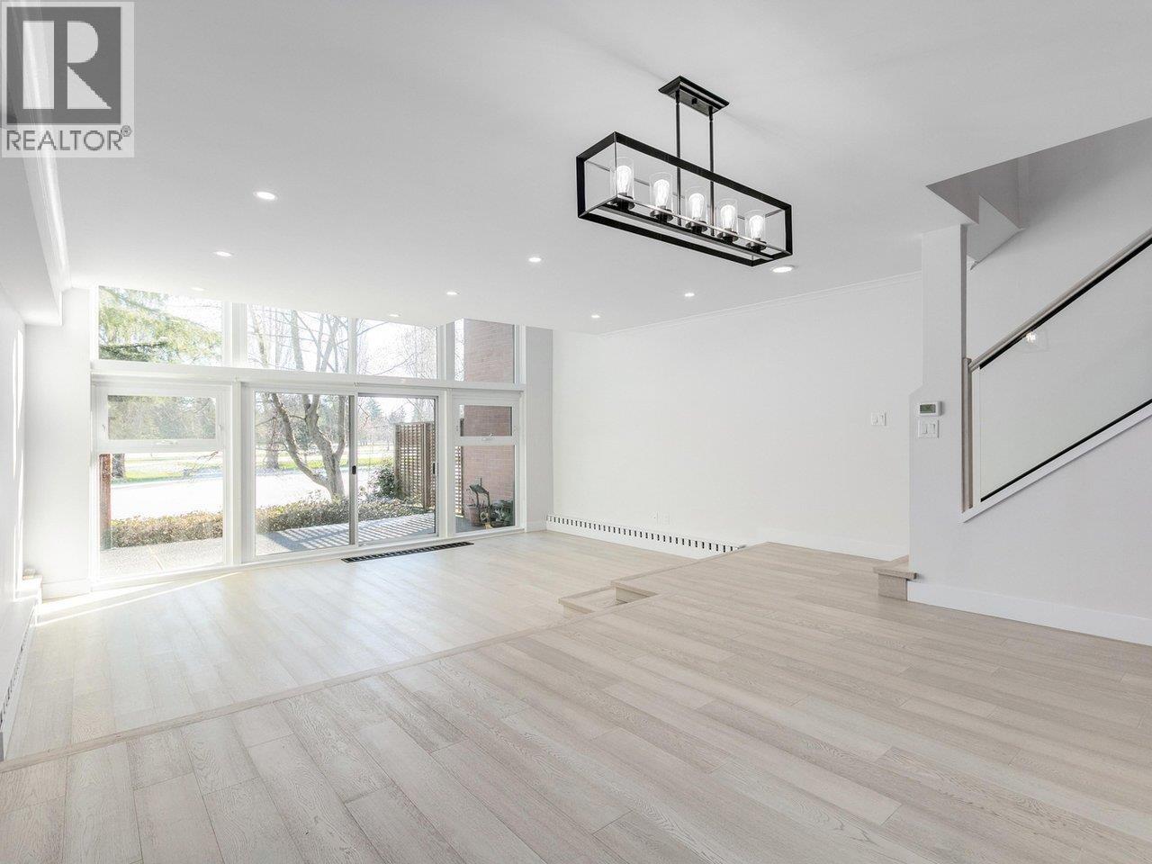 #110-1350 VIEW Crescent, Delta