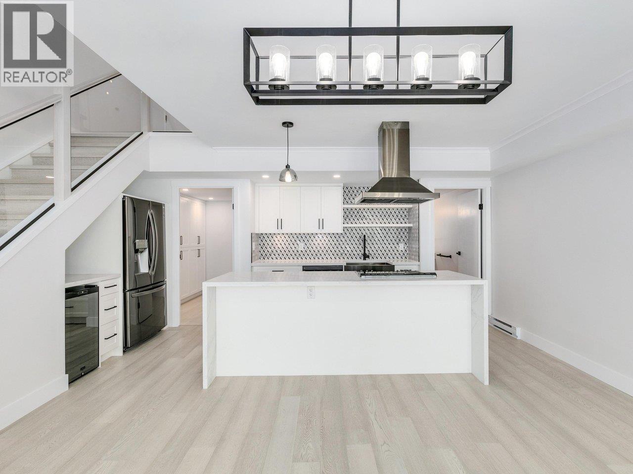 #110-1350 VIEW Crescent, Delta