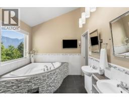 1390 Eagle Cliff Road, Bowen Island, BC V0N1G1 Photo 12