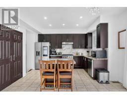 Kitchen - 5 Southam Street, Ajax, ON L1Z1R6 Photo 9