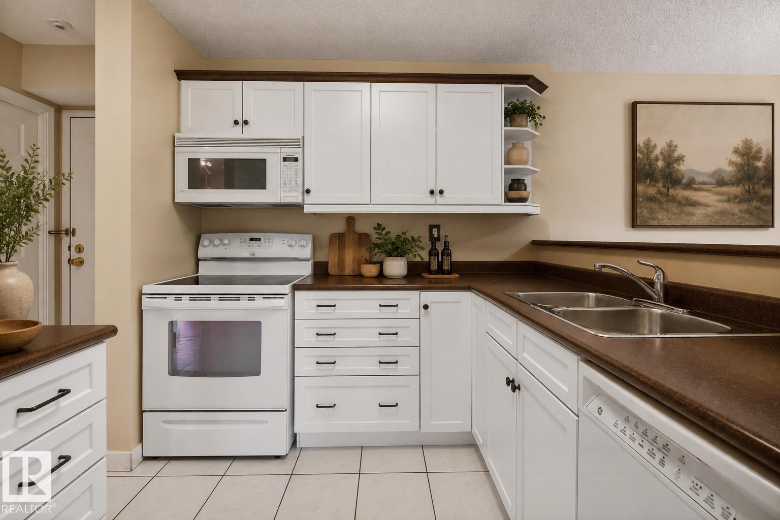 405 10545 SASKATCHEWAN Drive NW - Photo 5