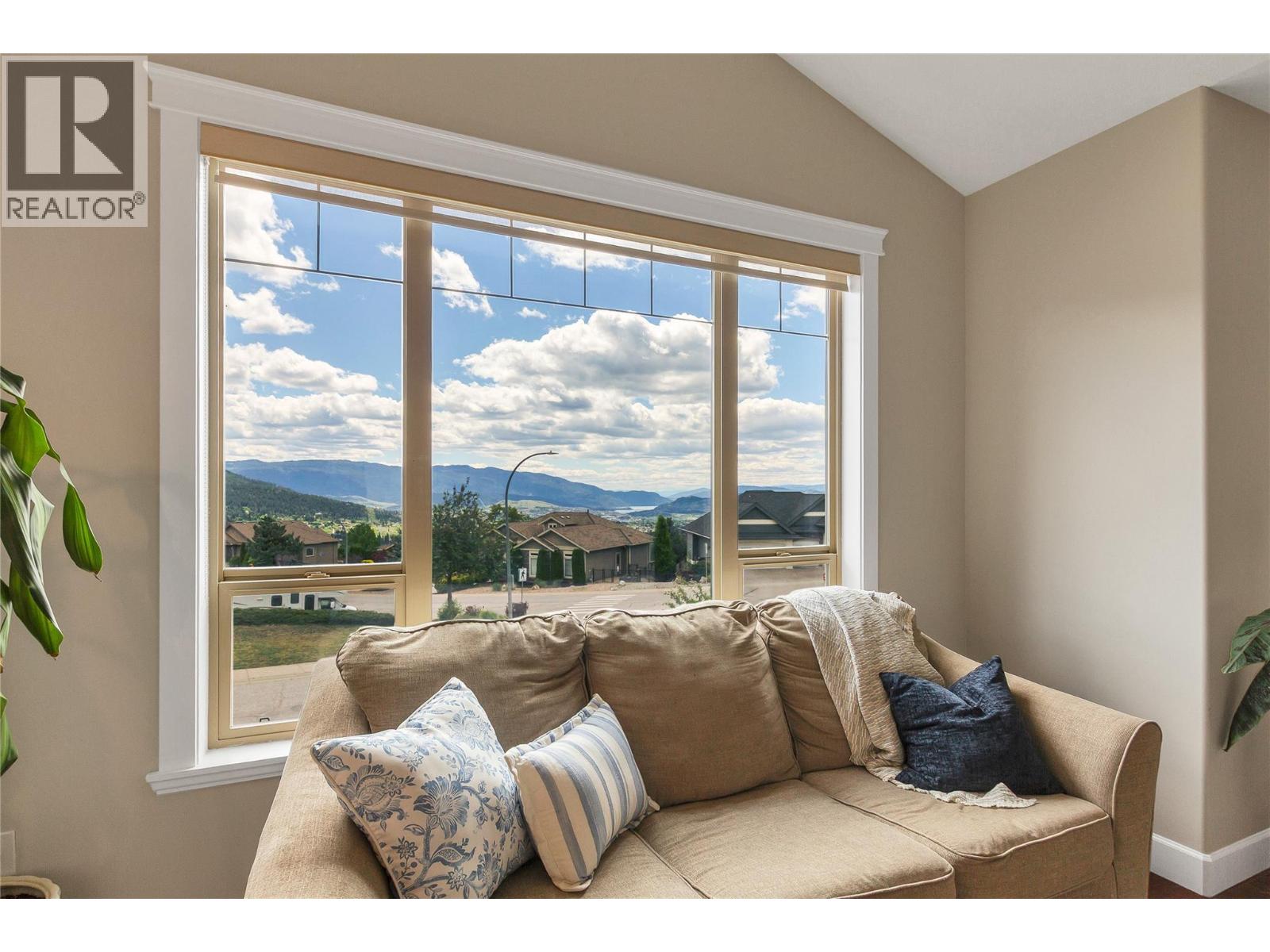 1449 Red Mountain Place - 11
