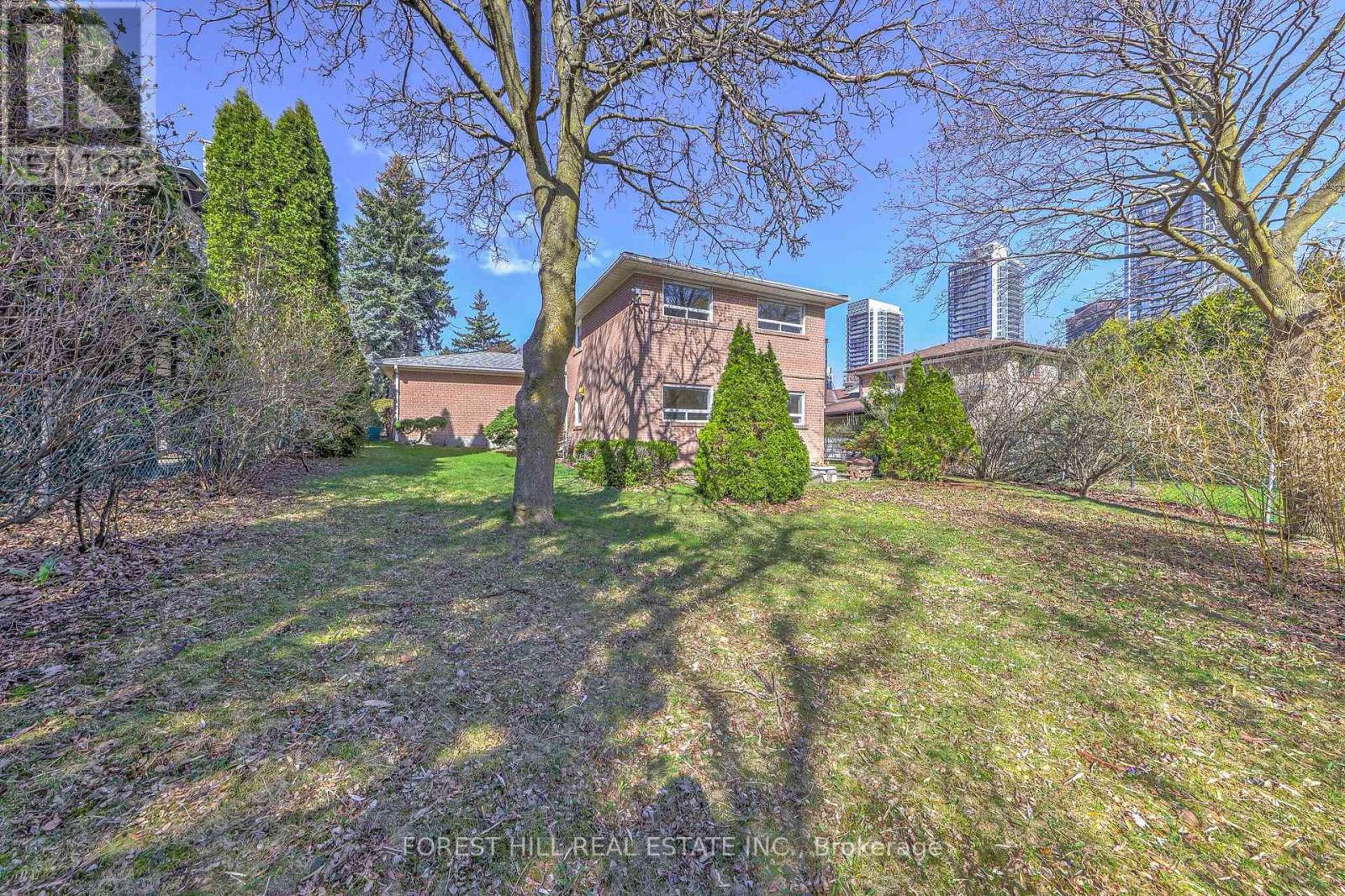 63 HOPPERTON DRIVE - 26