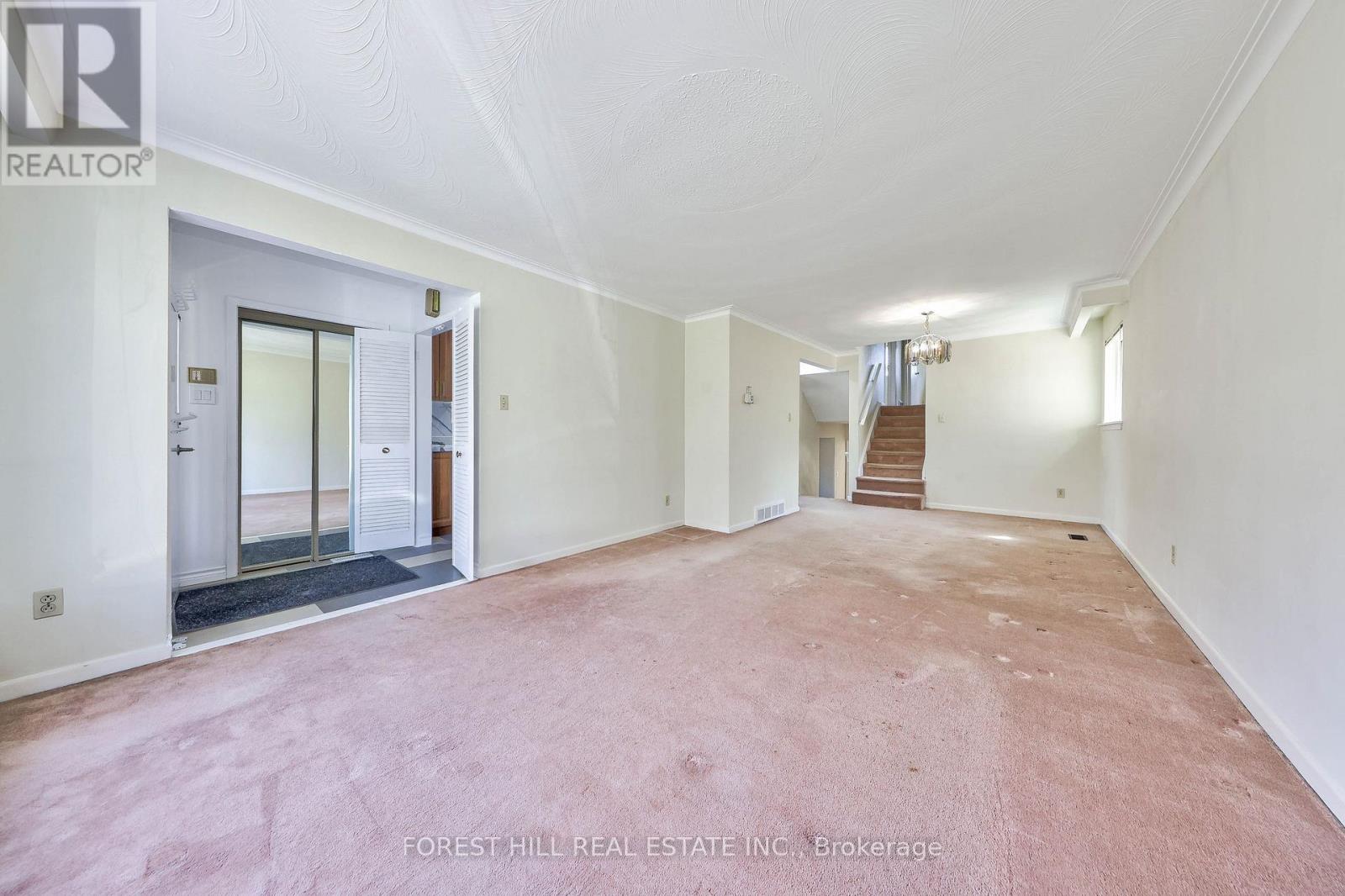 63 HOPPERTON DRIVE - 3