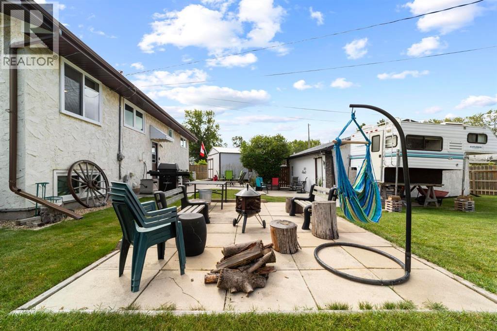 4504 66 Close - Photo 32