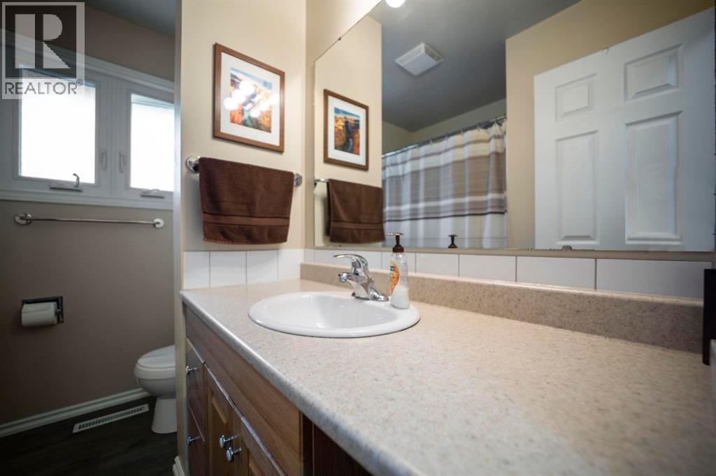 4504 66 Close - Photo 22