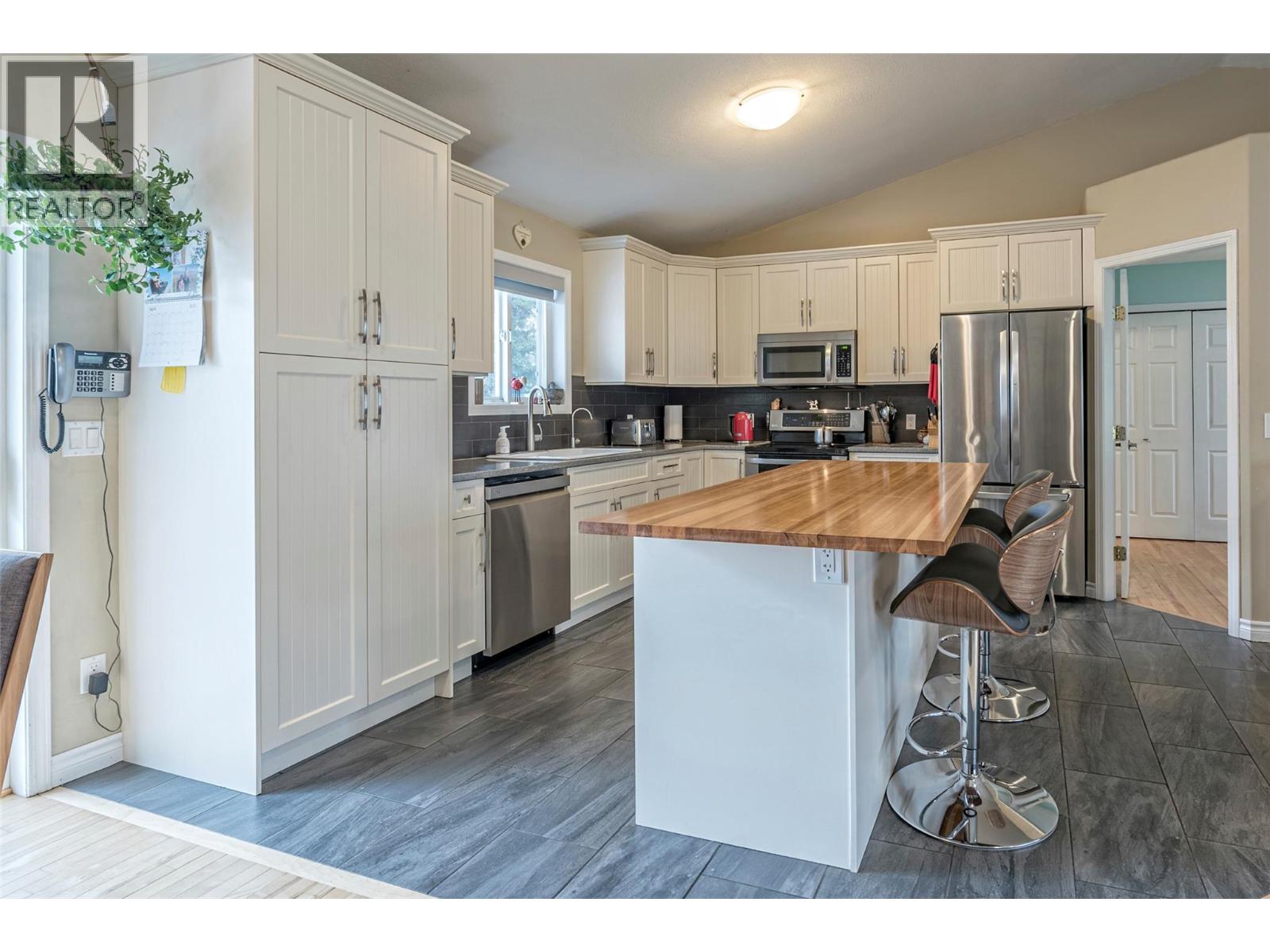 2735 Northview Place, Lake Country
