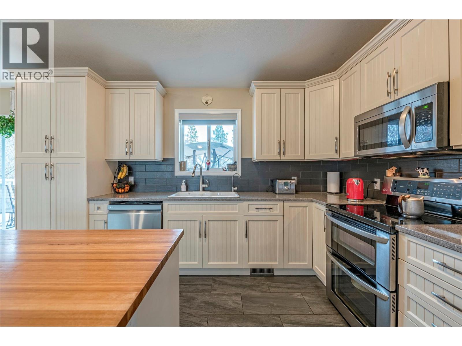 2735 Northview Place, Lake Country