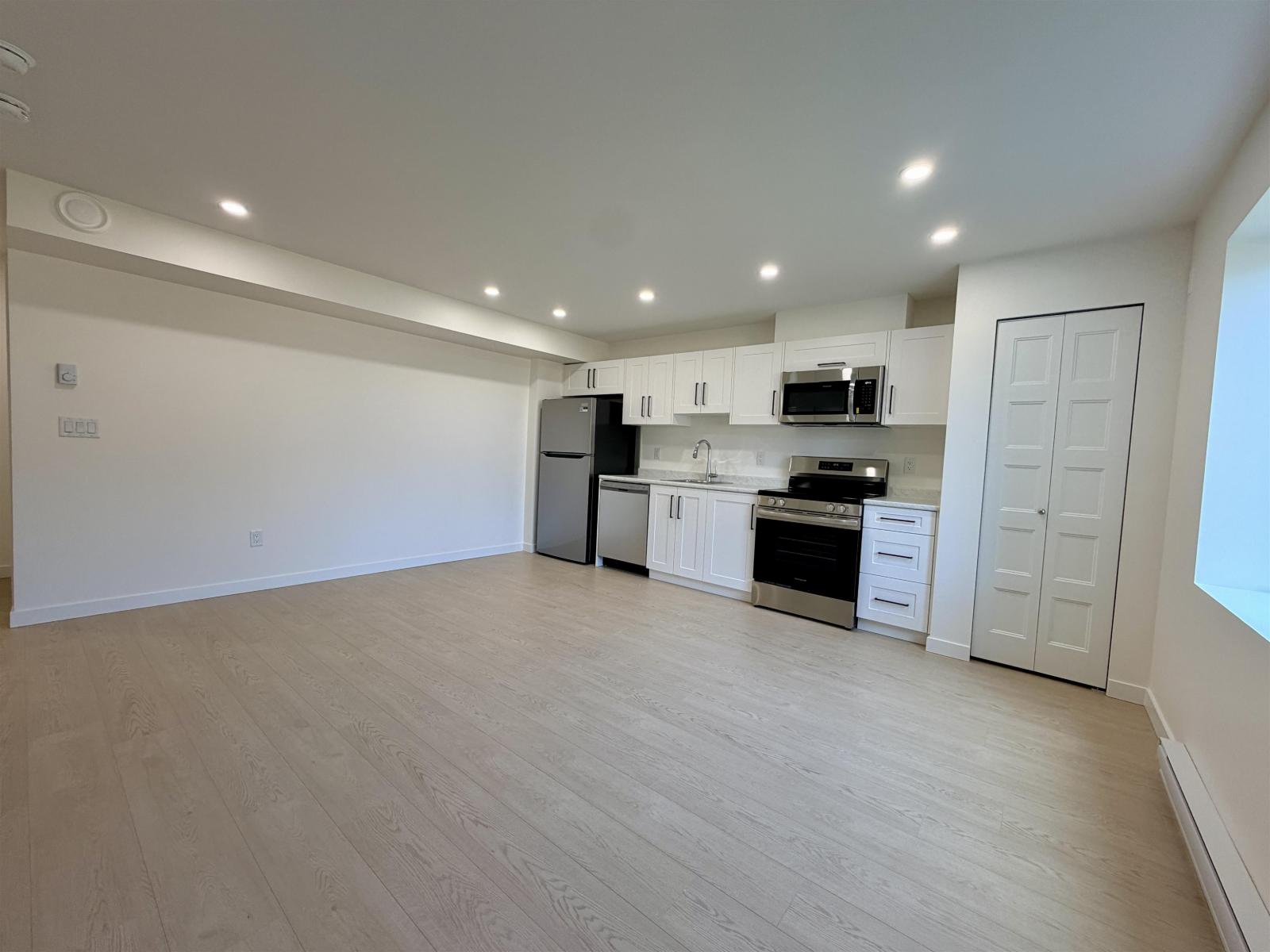 Garden-Level 178 STREET, Surrey photo 2