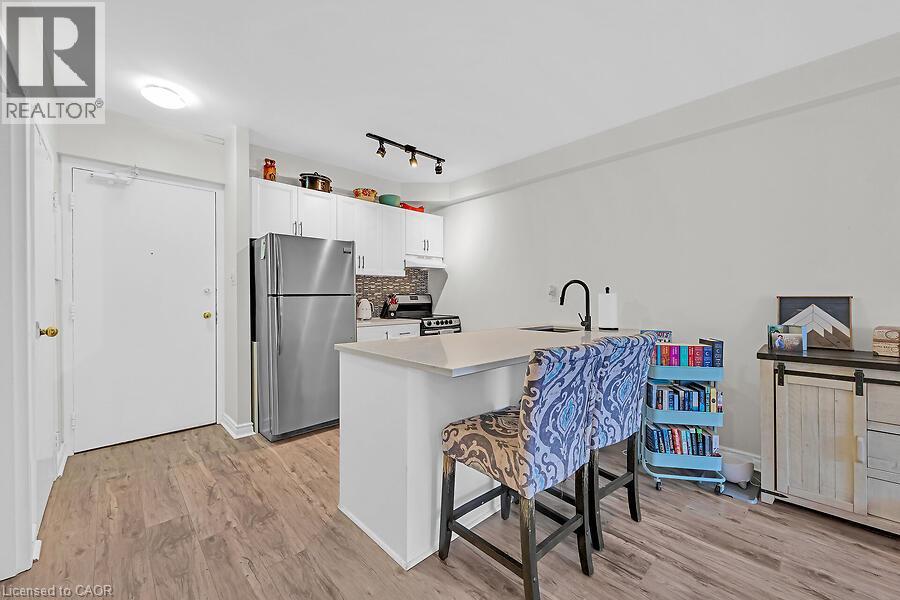 #102 141 S CATHARINE Street S - 21