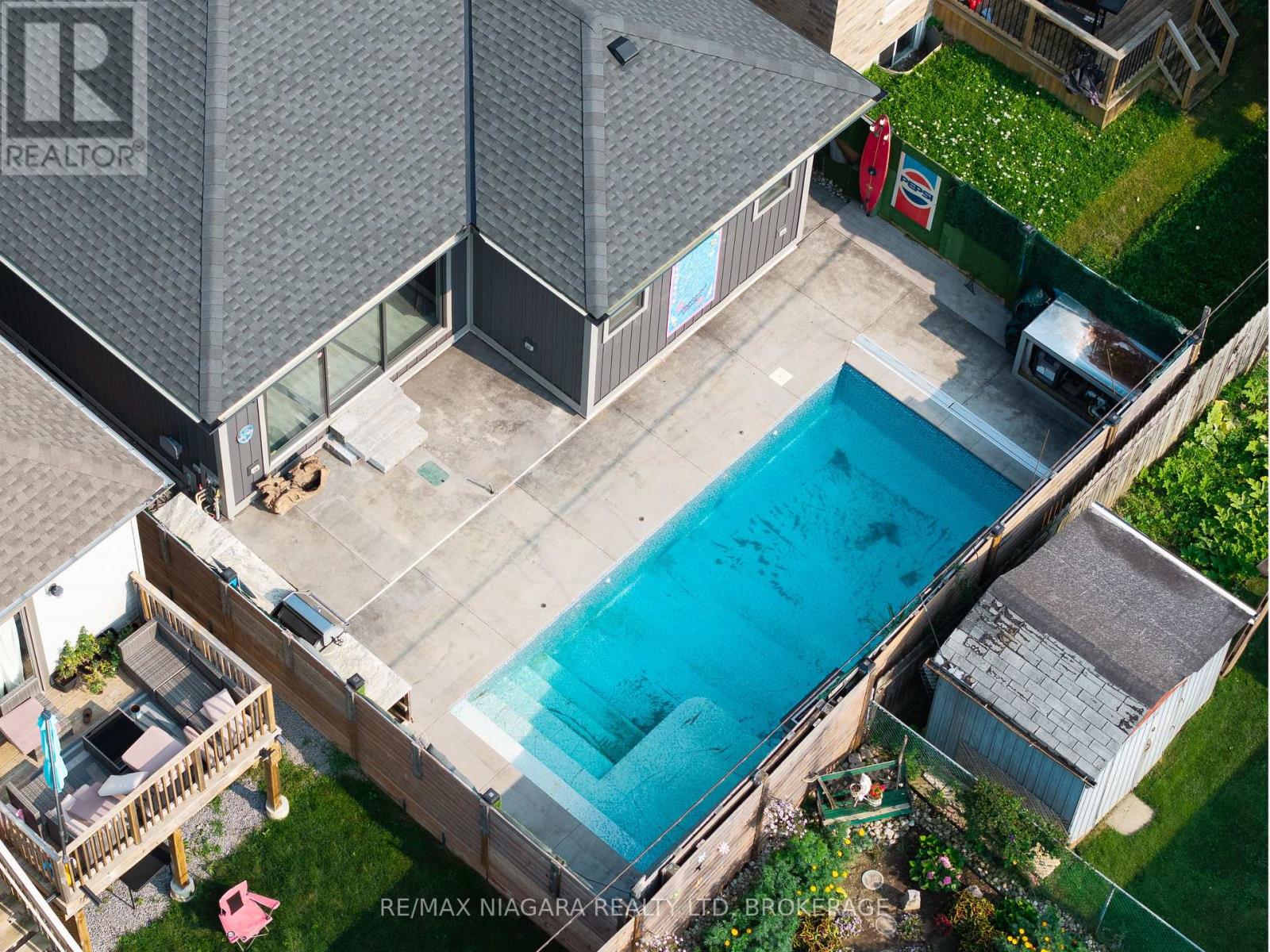 31 BERKSHIRE DRIVE - 33