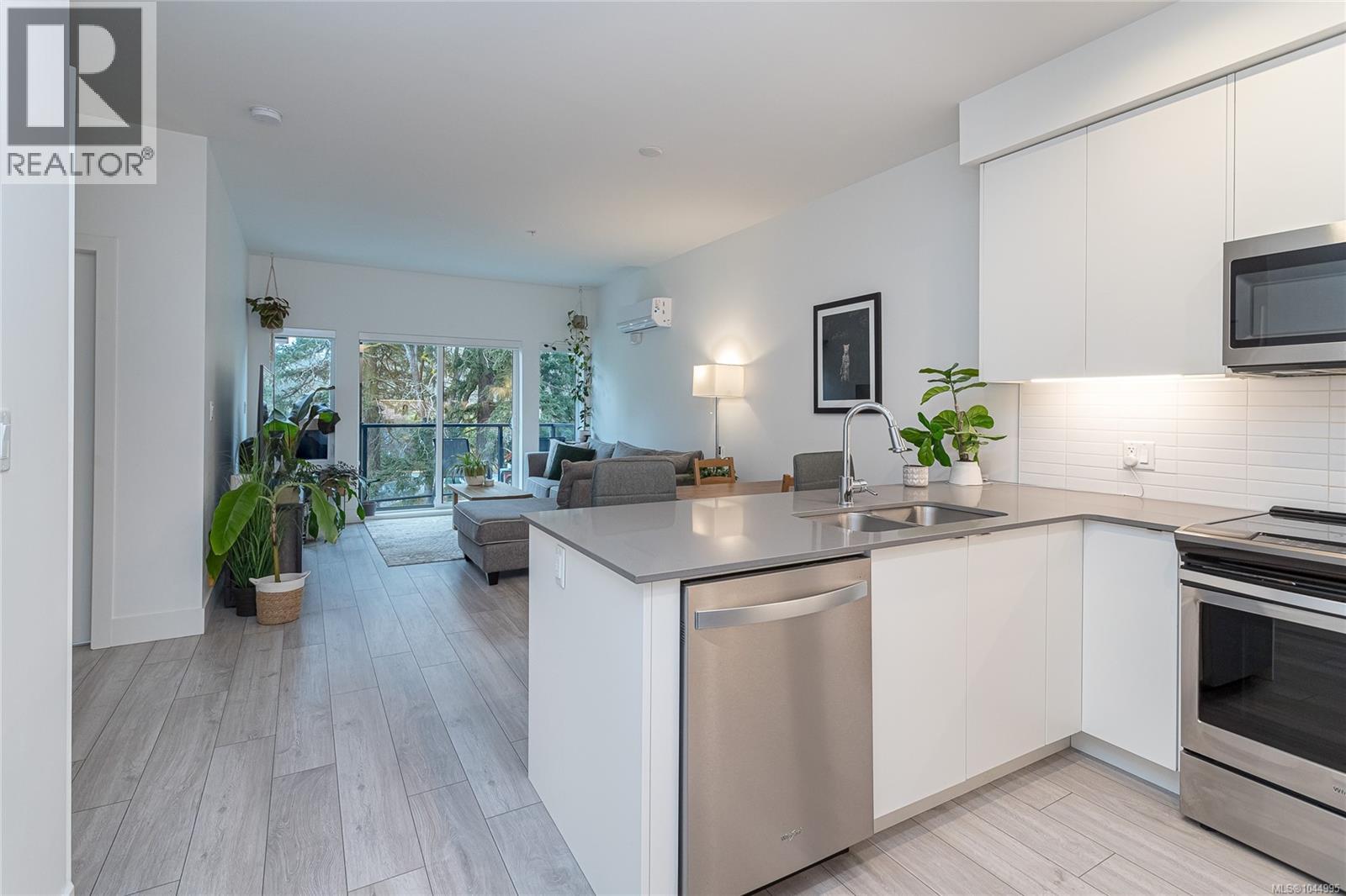 #312 991 McKenzie Ave - Image 17