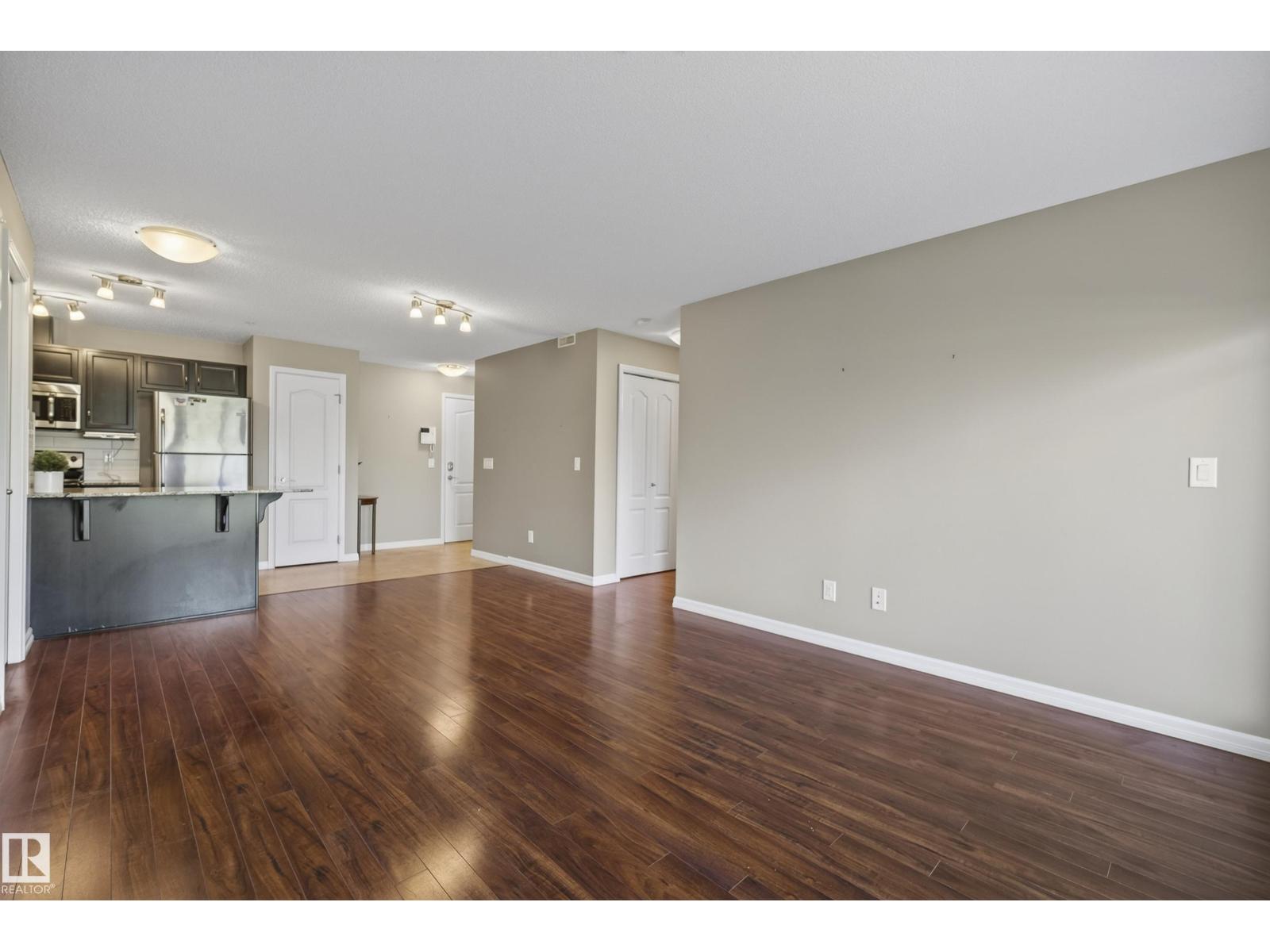 #108 271 CHARLOTTE WY - 17