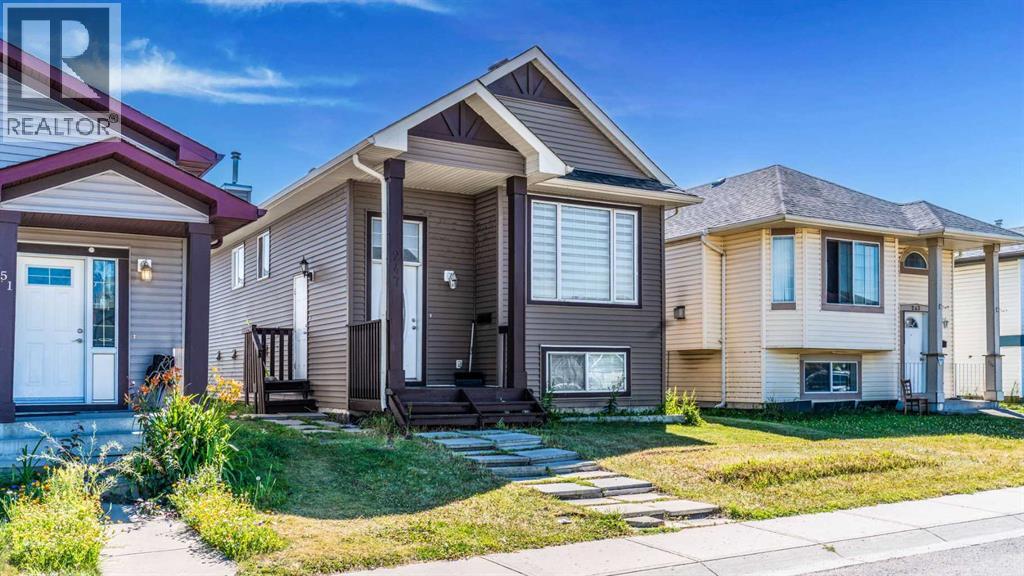 247 Taracove Estate Drive NE, Taradale, Calgary photo 2