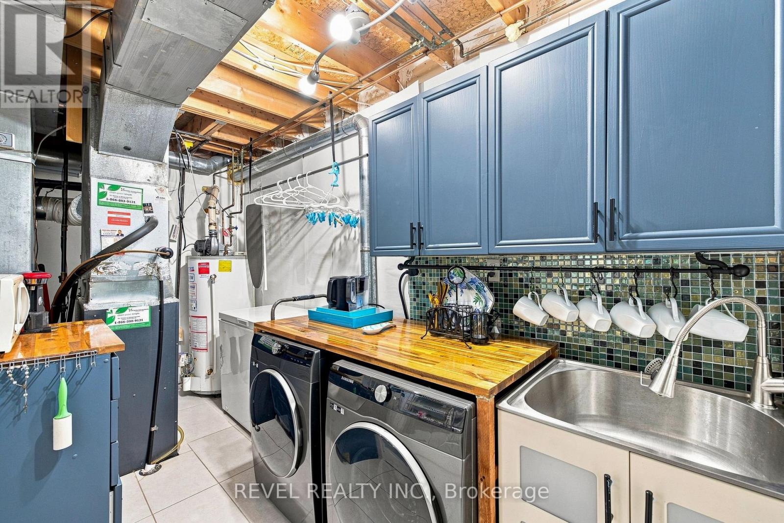 #89 2 SIR LOU DRIVE - 35