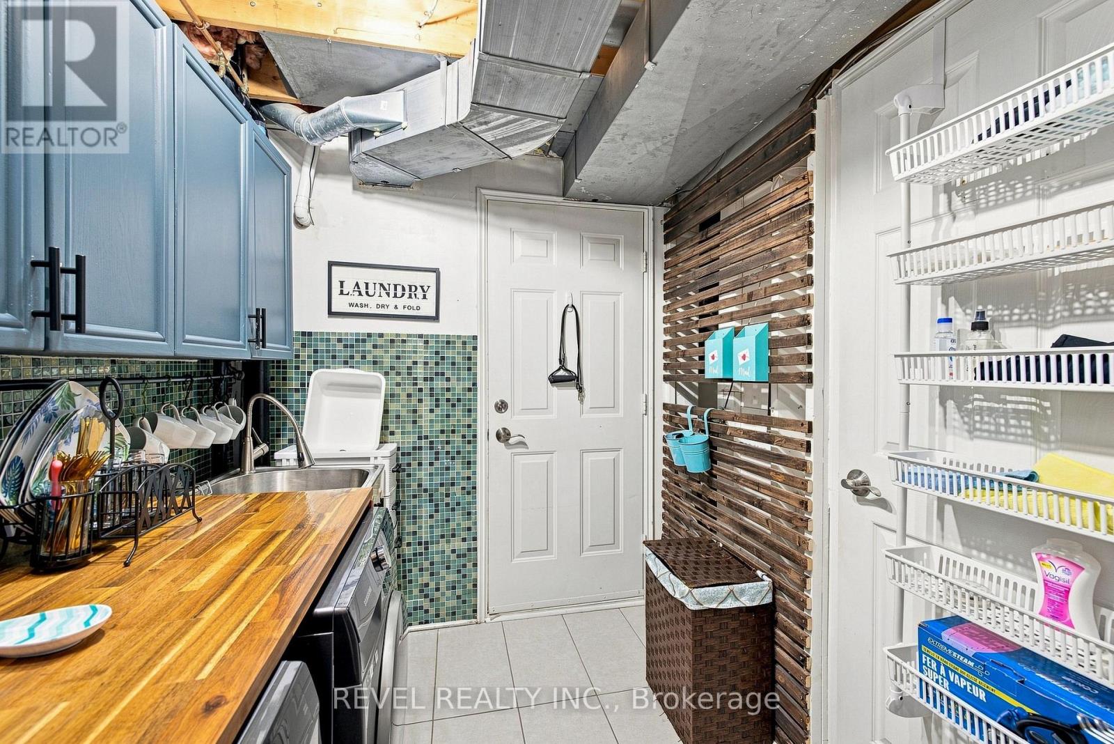 #89 2 SIR LOU DRIVE - 36