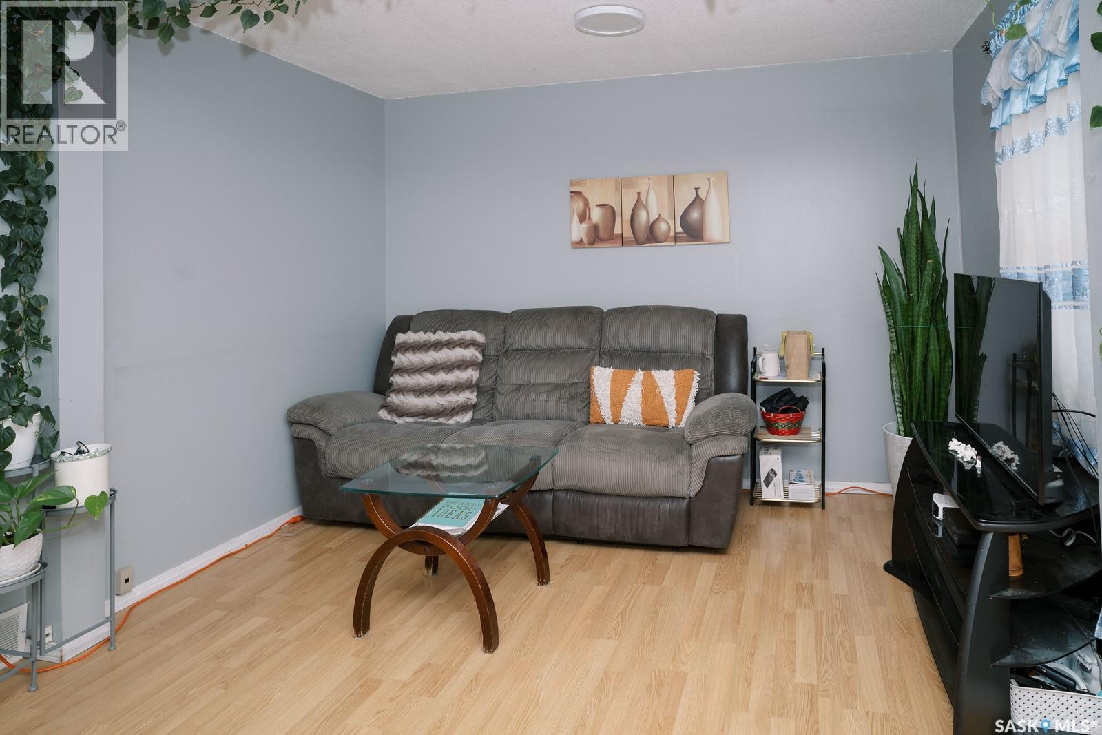1421 H AVENUE N - 15