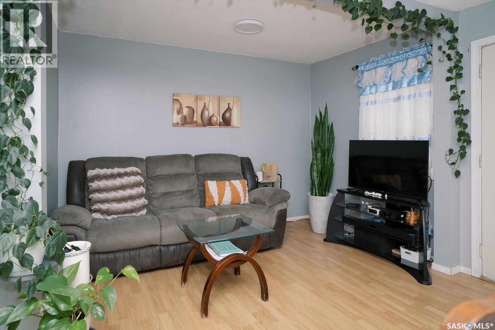 1421 H AVENUE N - 16