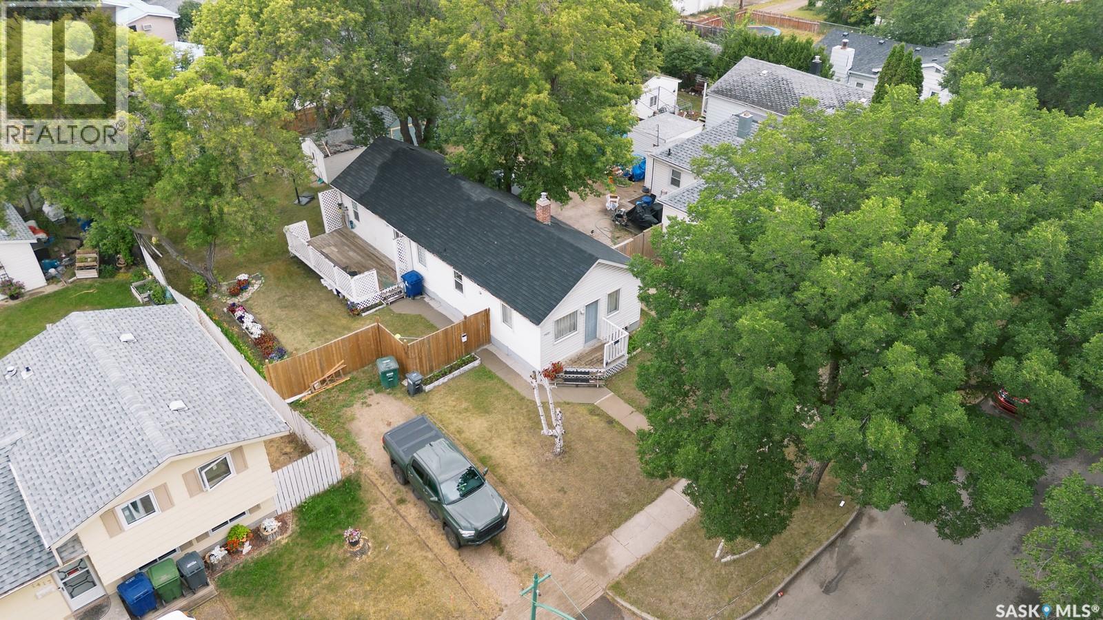 1421 H AVENUE N - 8