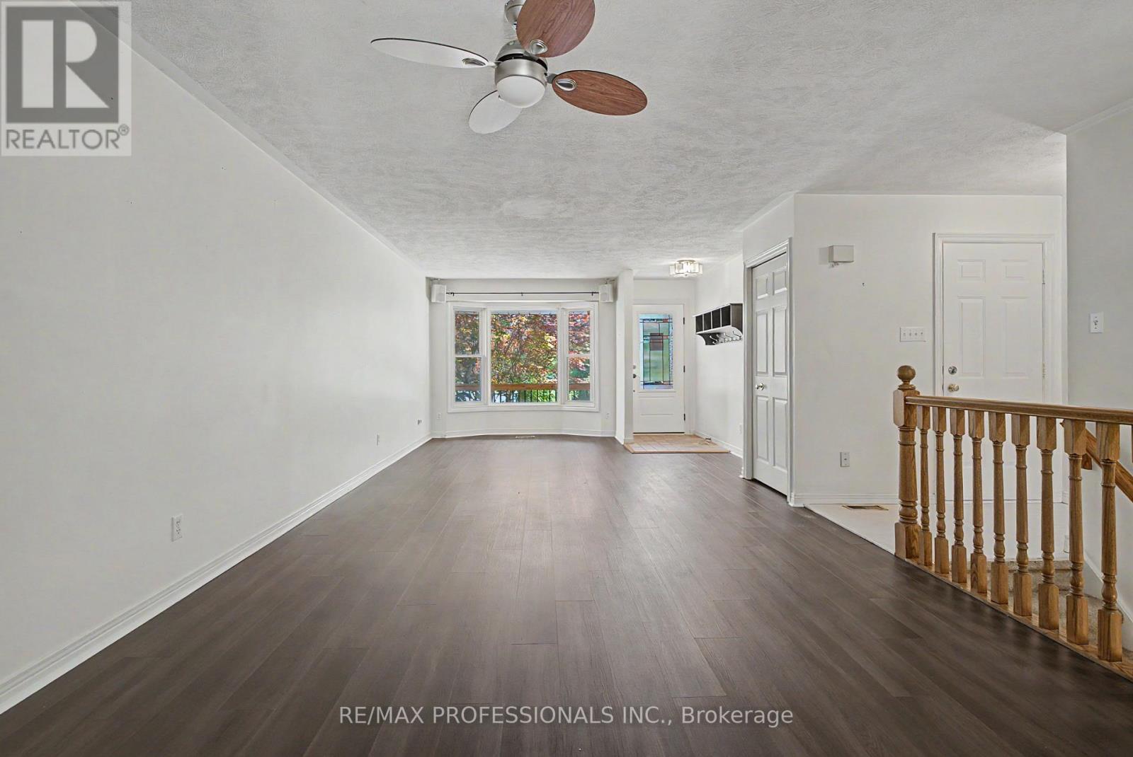 576 THORNDALE DRIVE - 11