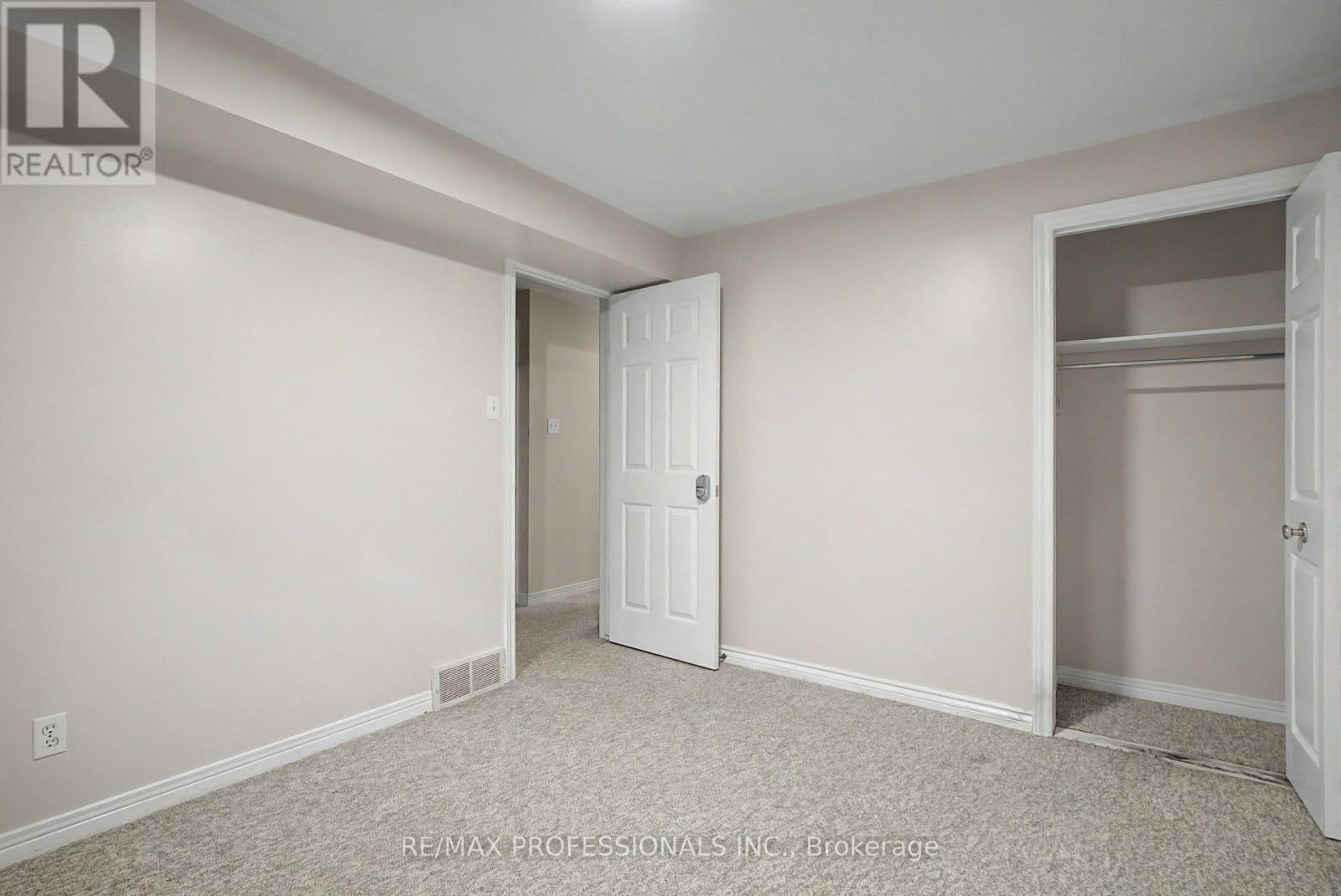 576 THORNDALE DRIVE - 25