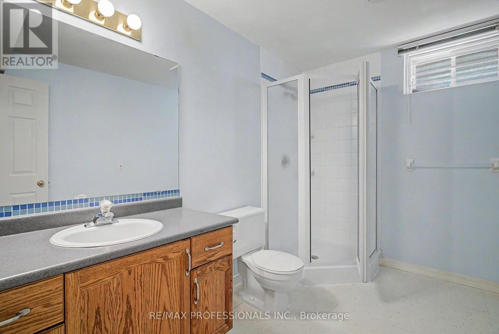 576 THORNDALE DRIVE - 27