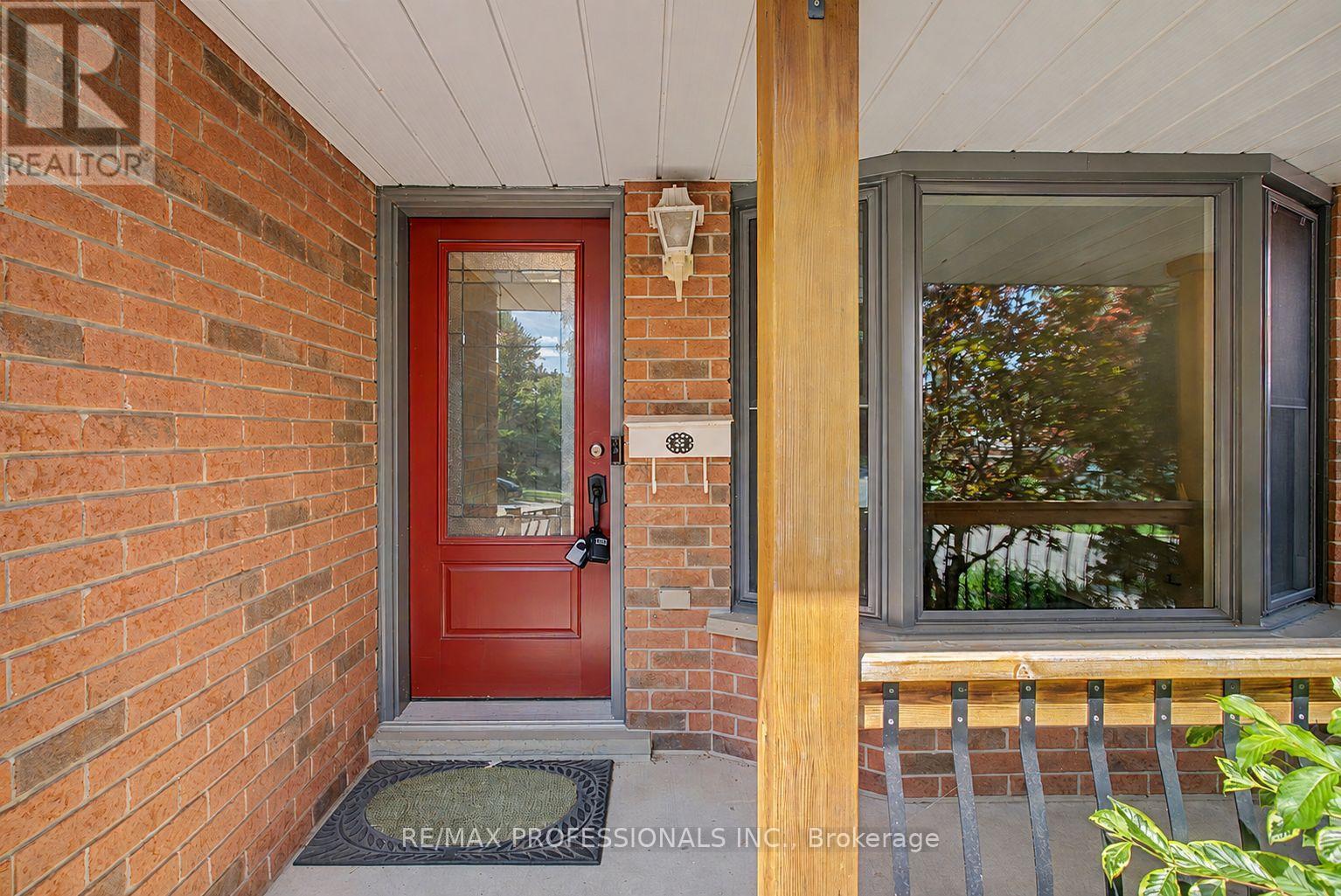 576 THORNDALE DRIVE - 3