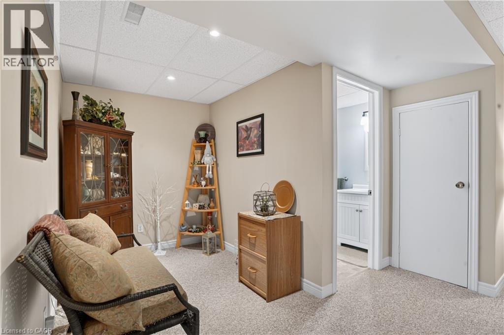 #8 50 MIDLAND Drive - Image 16