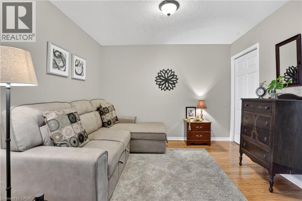 #8 50 MIDLAND Drive - Image 11
