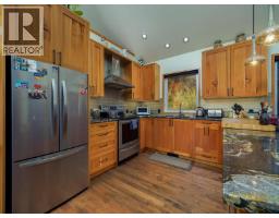2023 Mcmurdo Road, Golden, BC V0A1H4 Photo 12