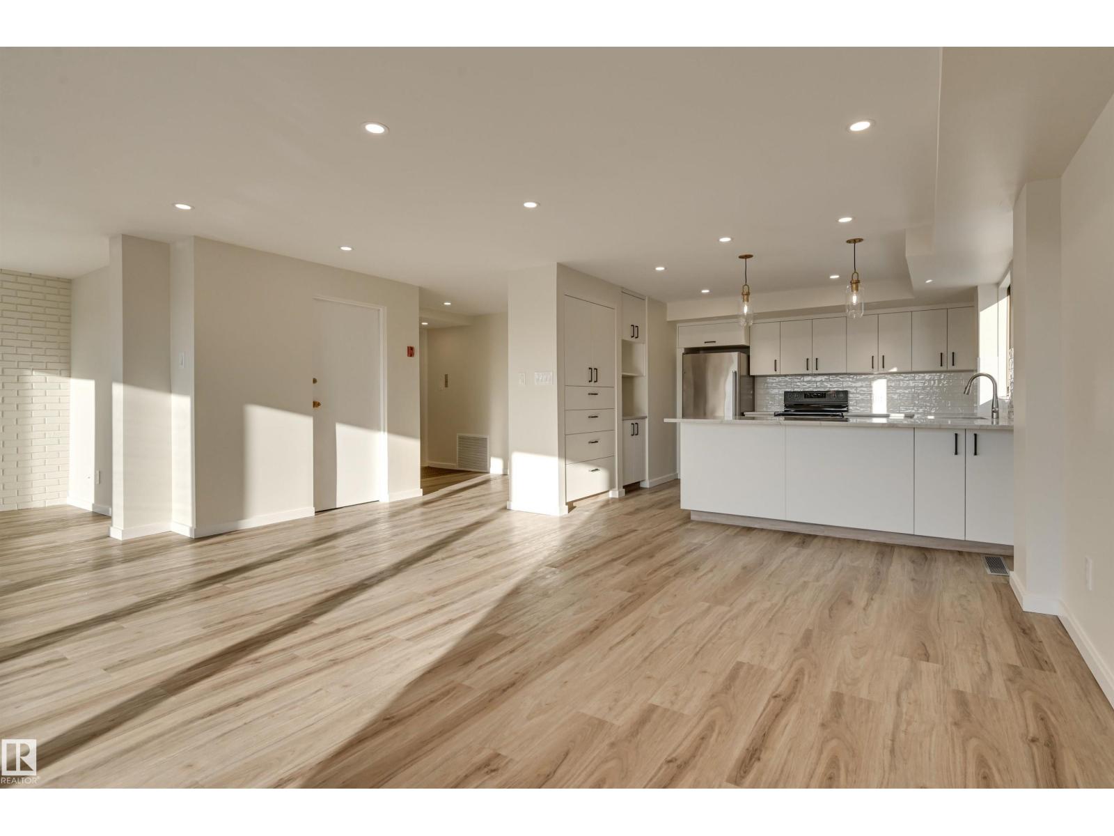 #1 11960 100 AV NW - 16