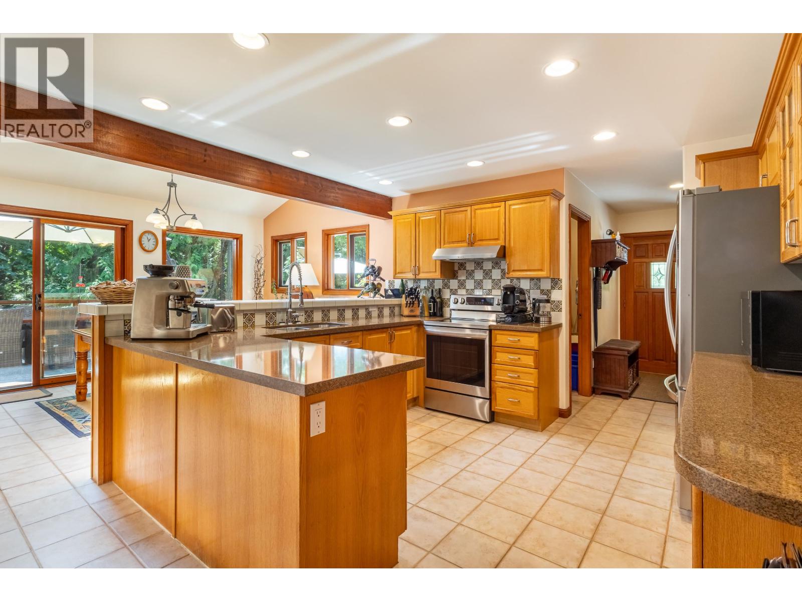 1484 HENDERSON AVENUE, Roberts Creek
