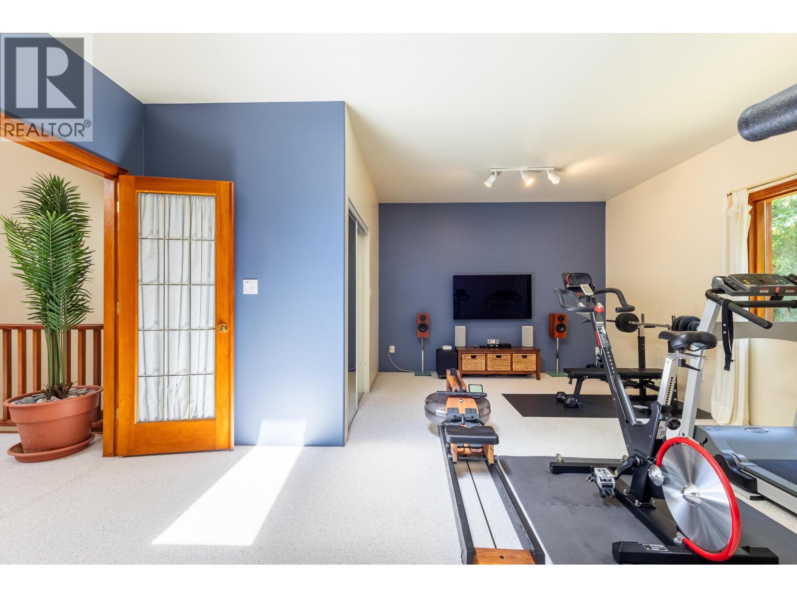1484 HENDERSON AVENUE, Roberts Creek