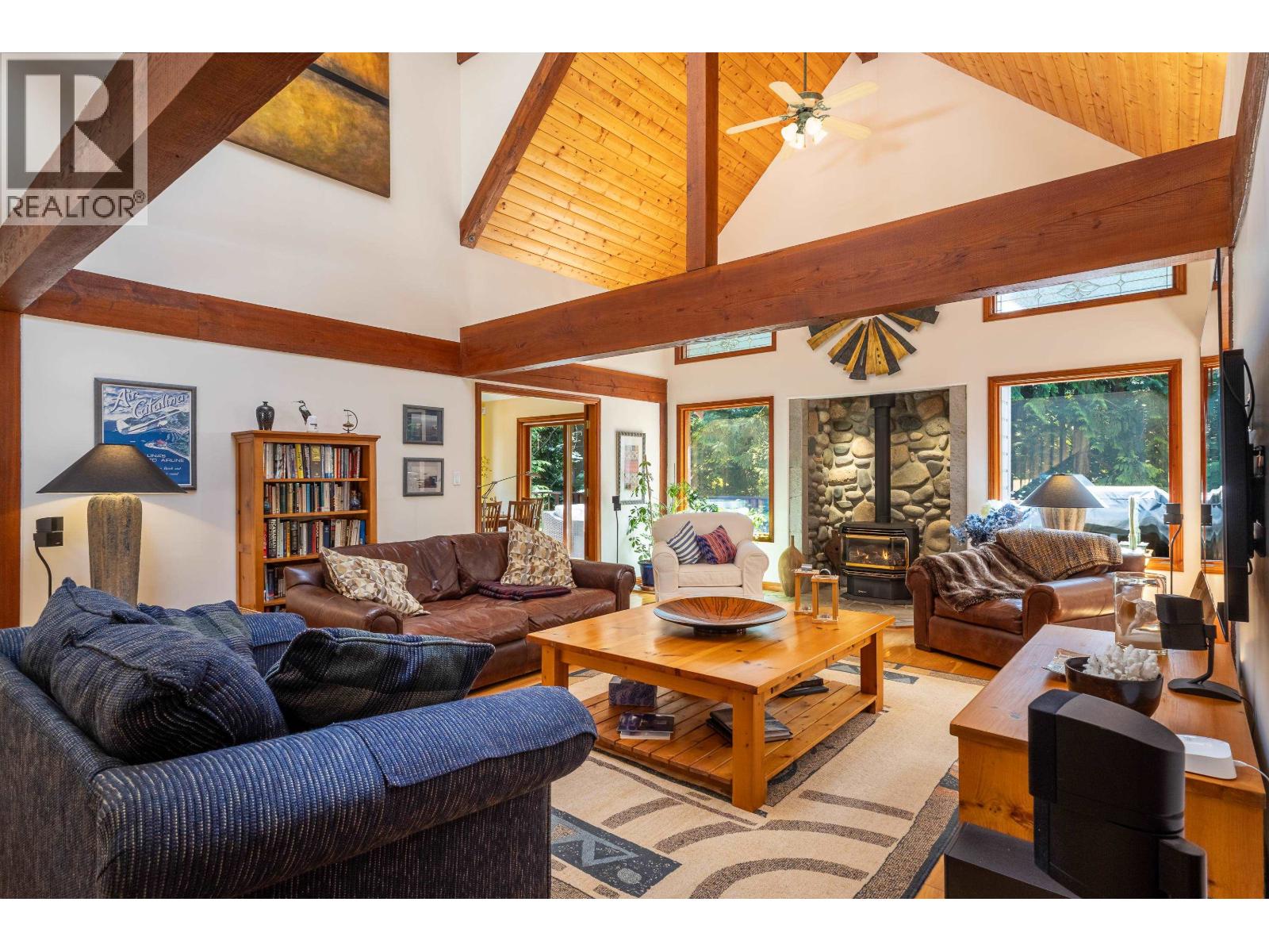 1484 HENDERSON AVENUE, Roberts Creek