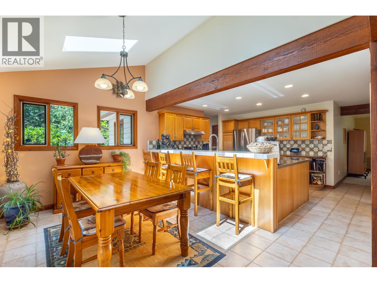 1484 HENDERSON AVENUE, Roberts Creek