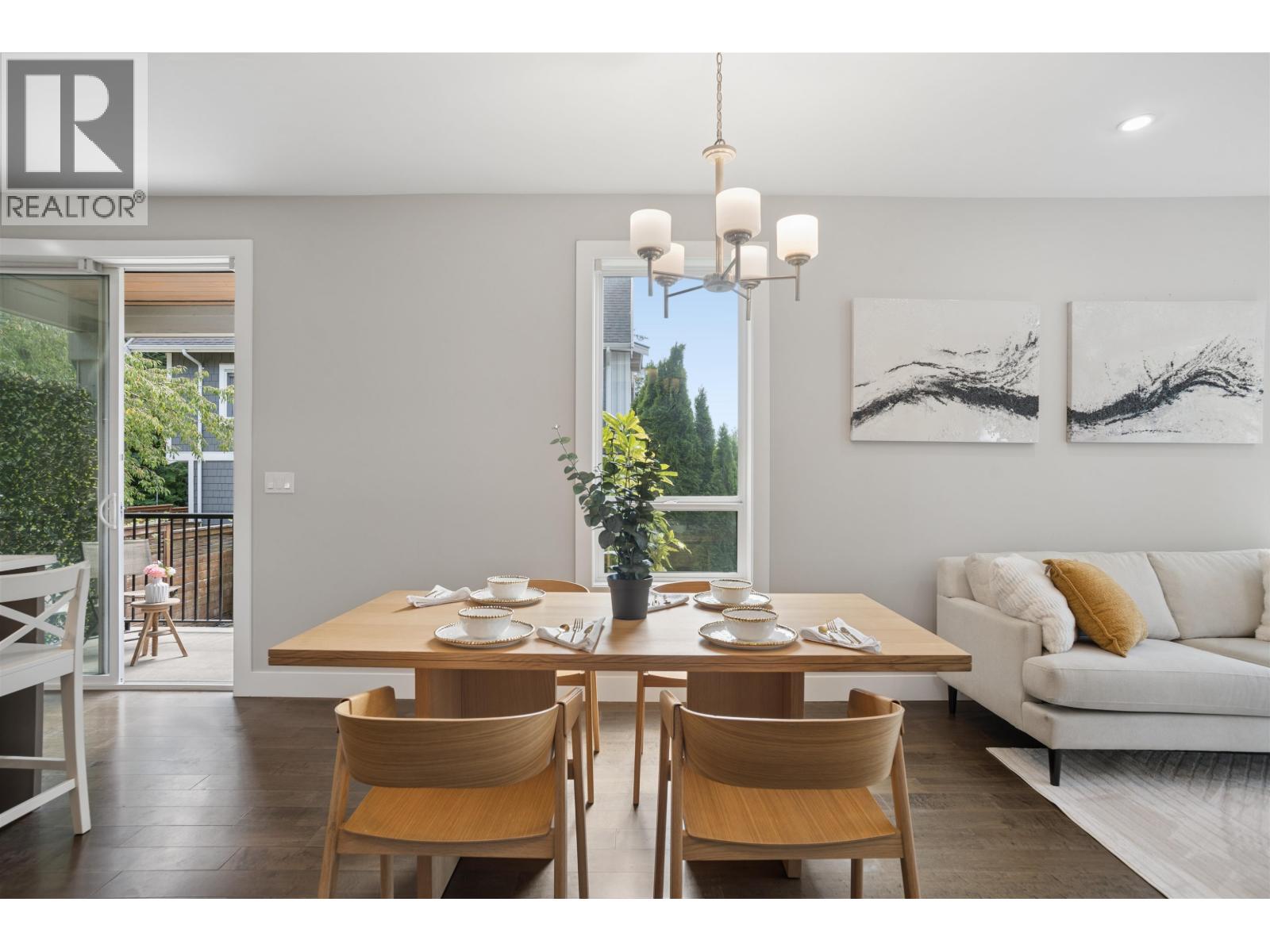 2020 CARSON COURT, North Vancouver