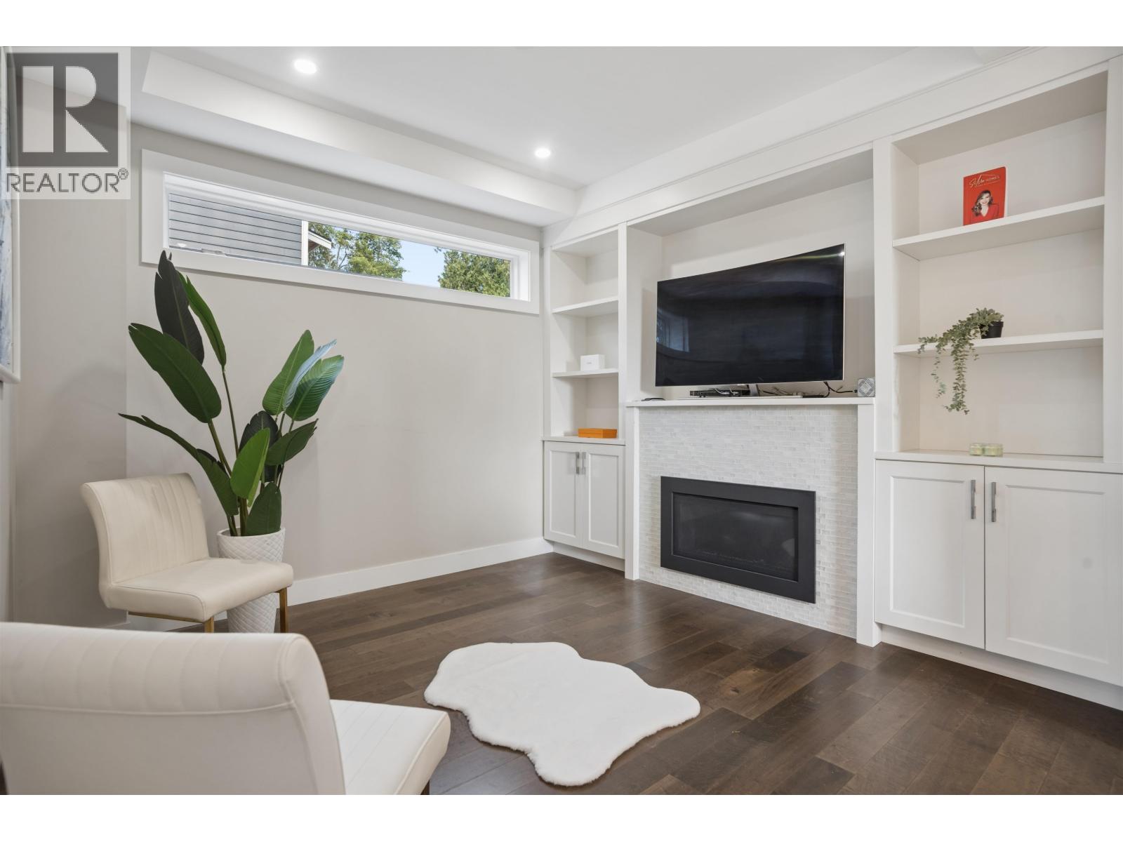 2020 CARSON COURT, North Vancouver