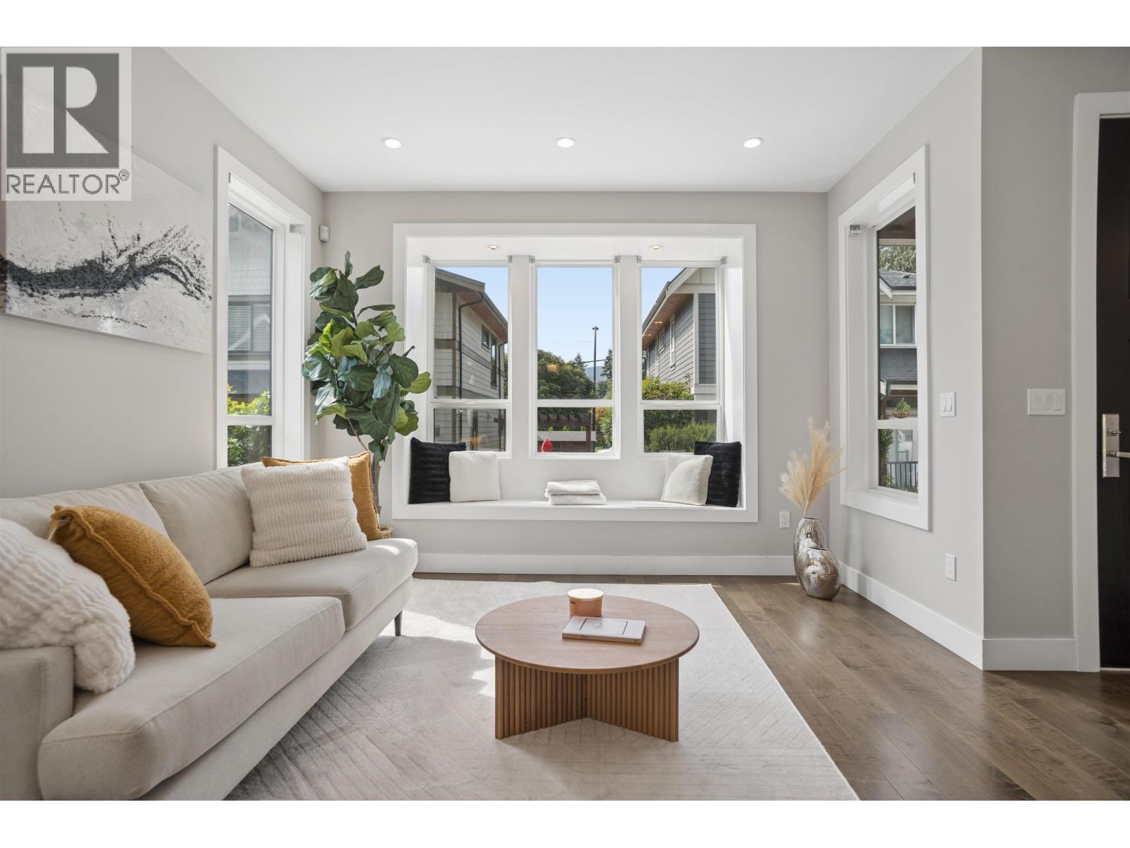 2020 CARSON COURT, North Vancouver