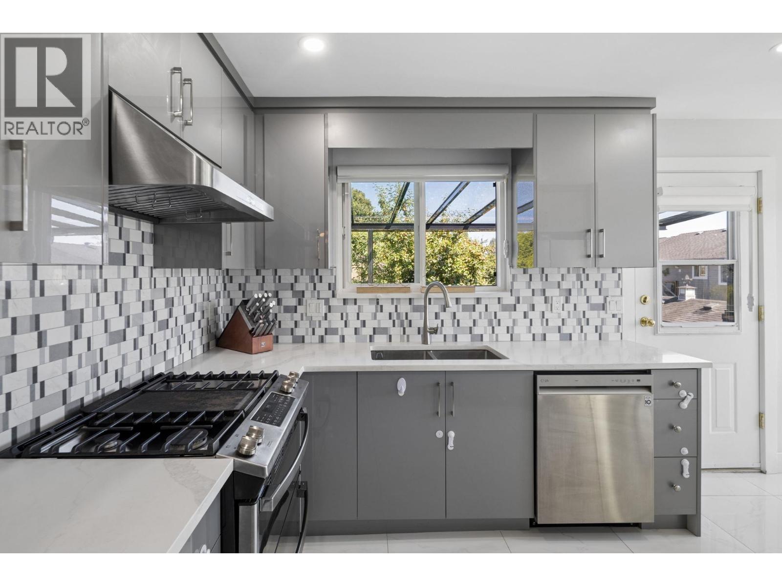 5668 DOVE Place, Delta
