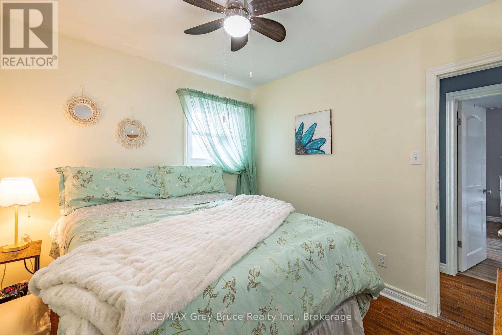 175 FERGUS STREET S - 13
