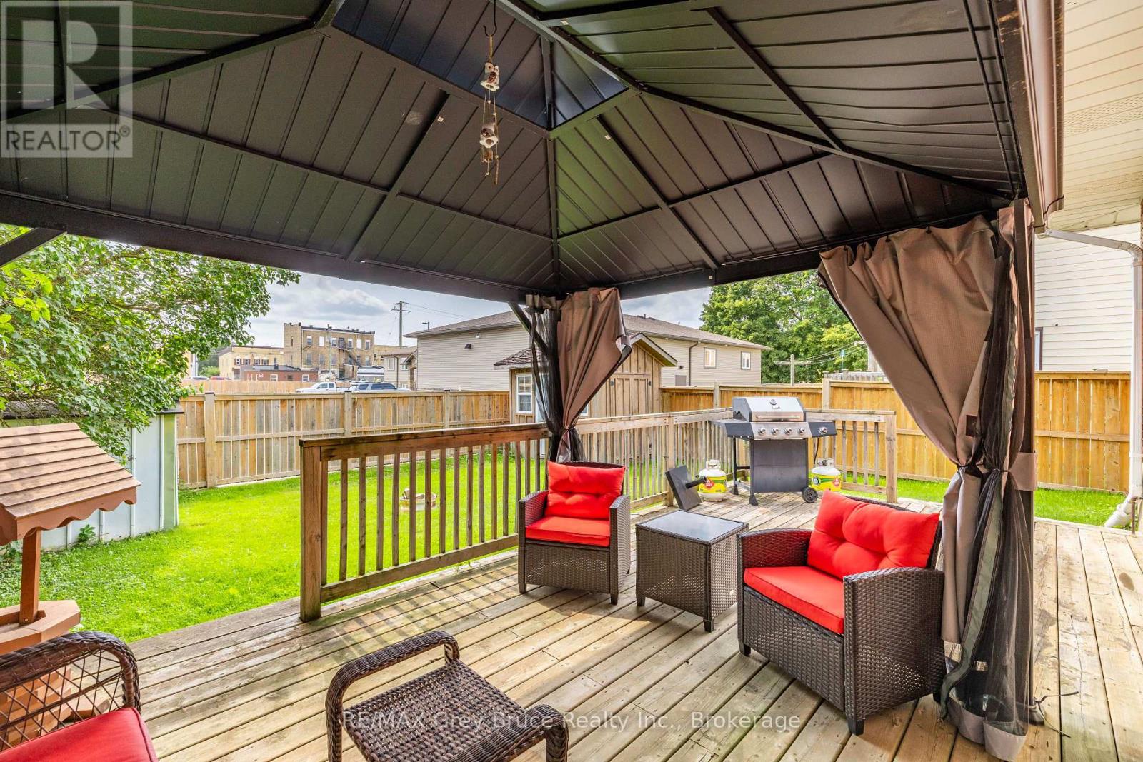 175 FERGUS STREET S - 28