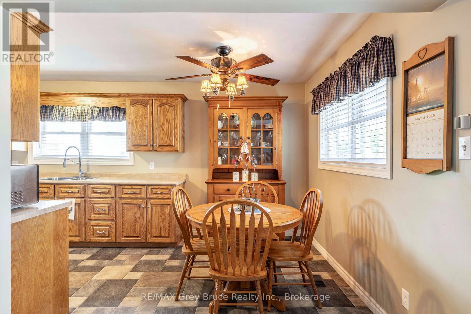 175 FERGUS STREET S - Image 6