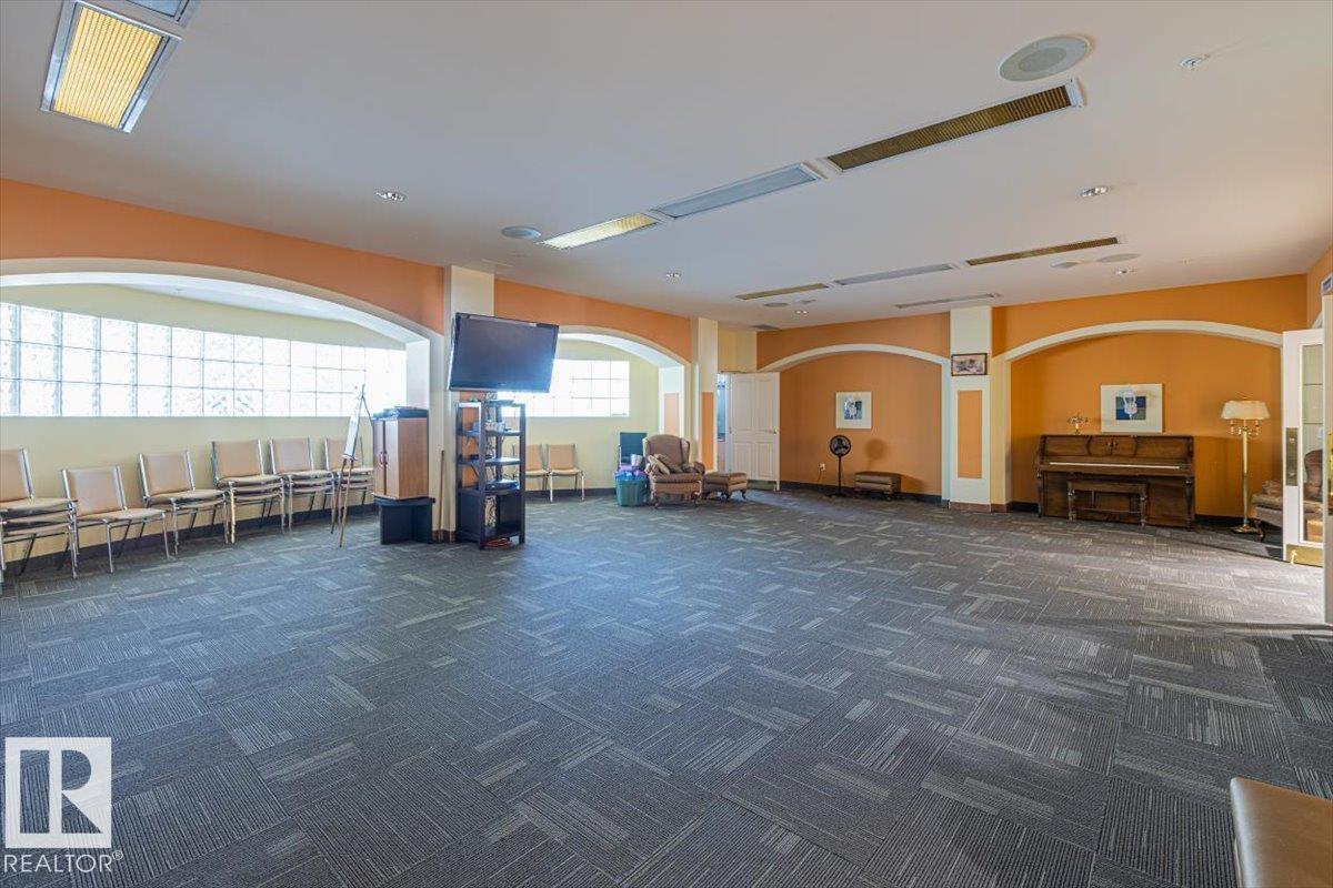#224 78 McKenney Avenue - 39