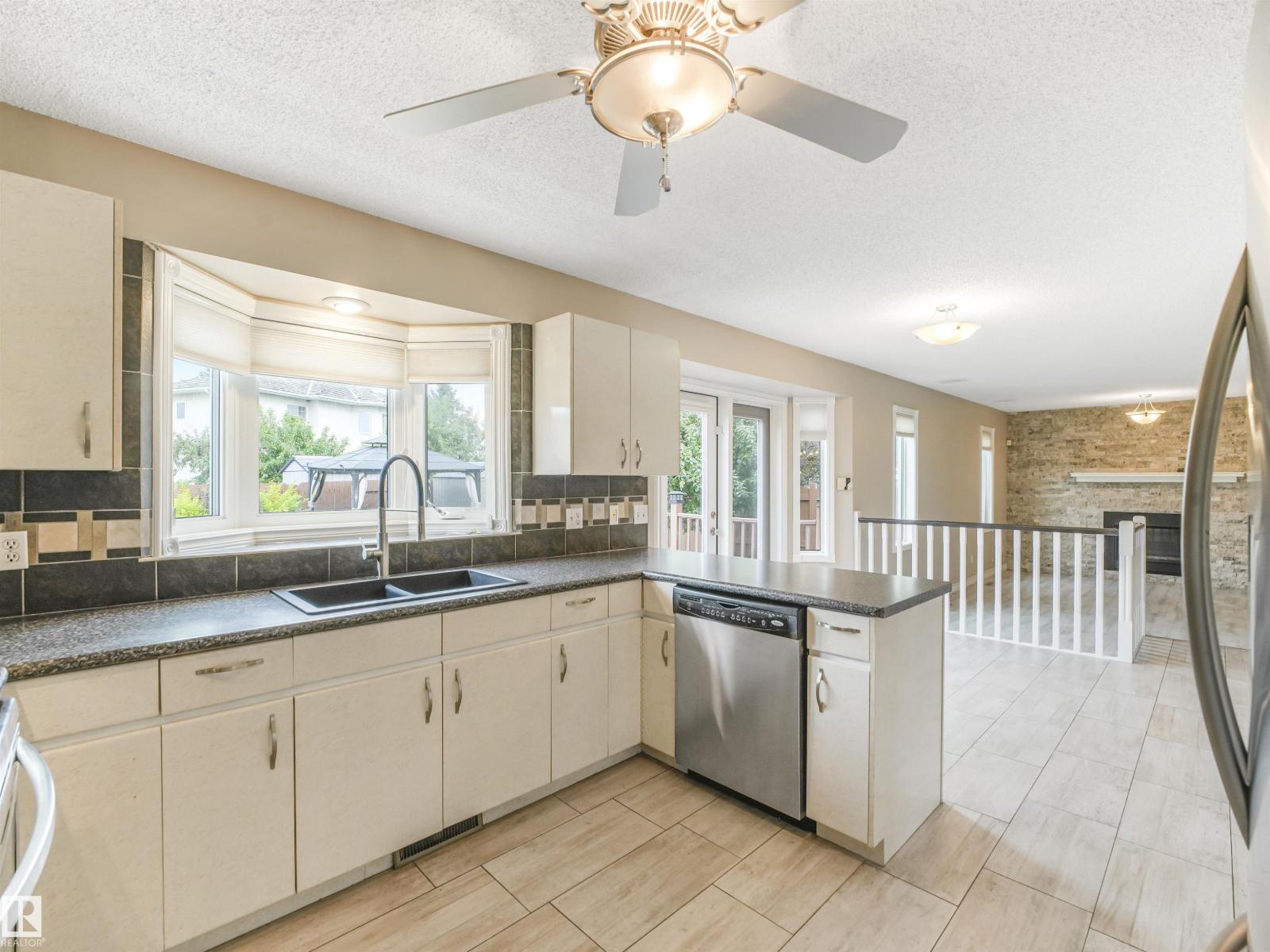 4335 47 Street NW - Photo 14