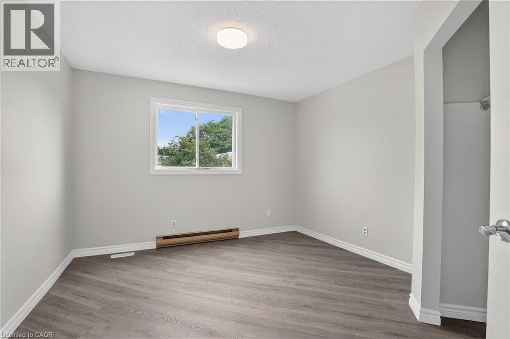 #66 60 ELMSDALE Drive - 19