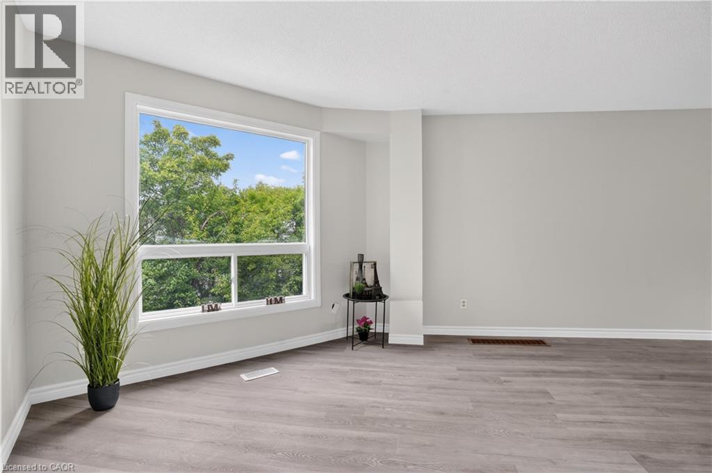 #66 60 ELMSDALE Drive - 7