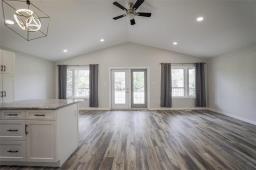 526 Epsilon Avenue, Winnipeg Beach, MB R0C3G0 Photo 7