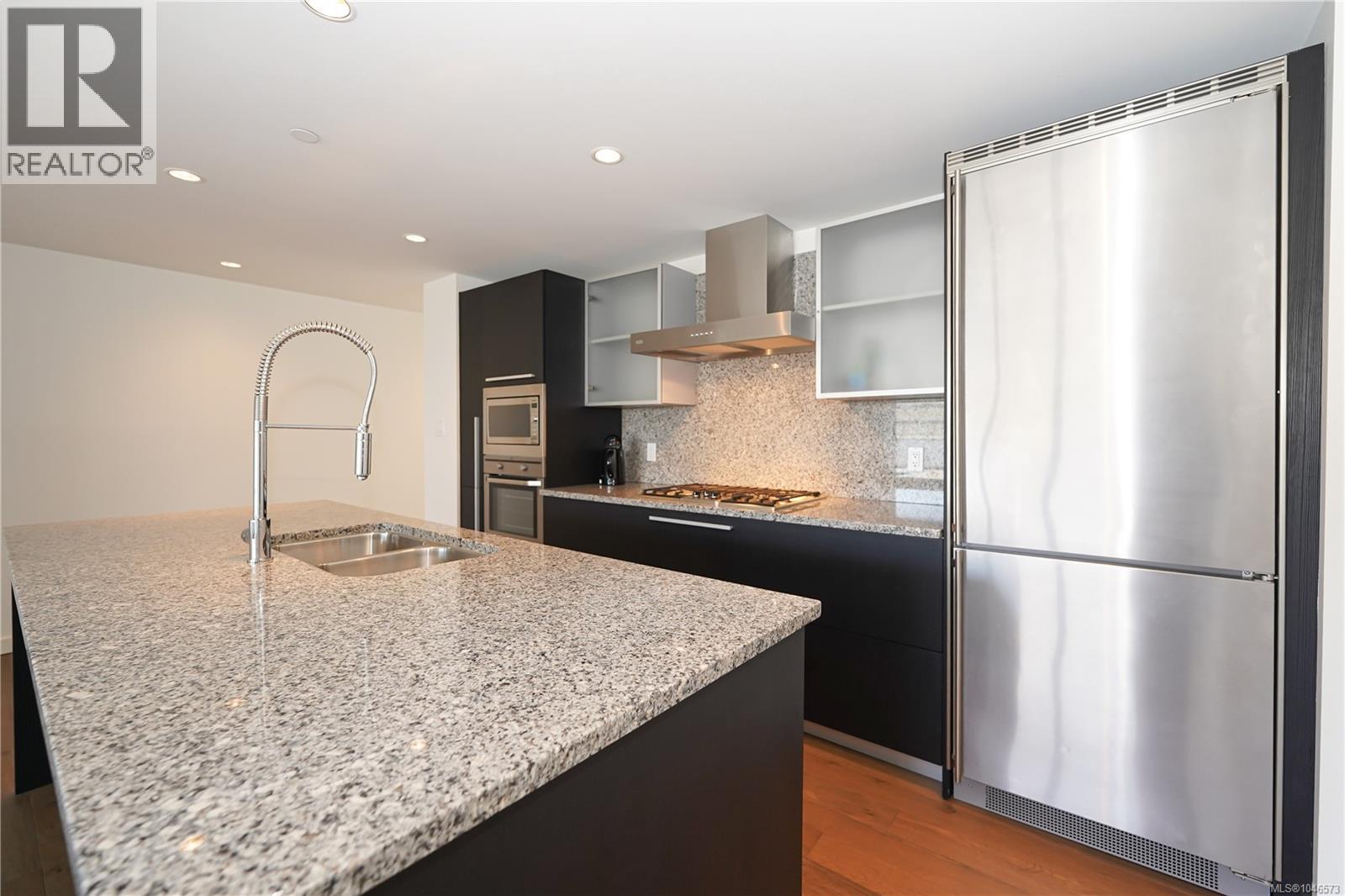 608 707 Courtney Street, Victoria