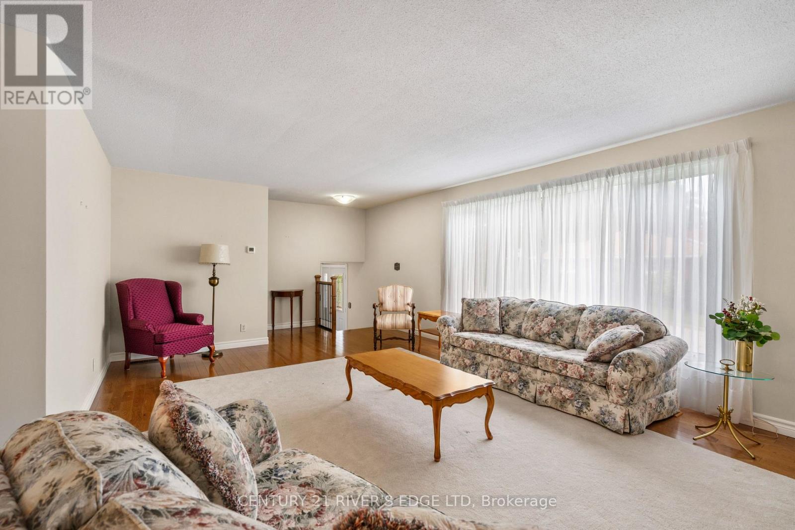 1 HARDY CRESCENT - 11